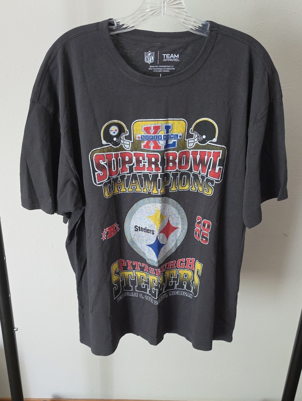 Team Apparel Black Pittsburgh Steelers Super Bowl Champions Graphic Tee